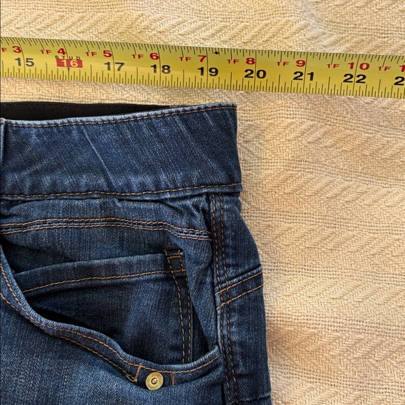 NWOT 18W Democracy Dark Blue Jean cuffed Shorts - Picture 2 of 5